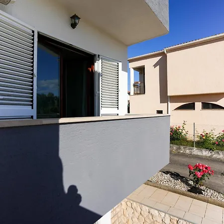 公寓 Tonik Diklo, Seaside In 扎达尔