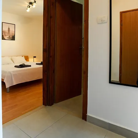 Tonik Diklo, Seaside In 公寓 *