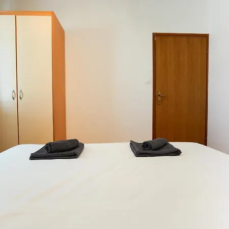 Tonik Diklo, Seaside In 公寓 扎达尔