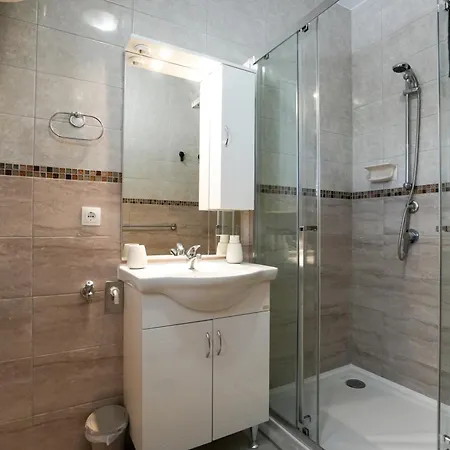 Tonik Diklo, Seaside In 公寓 扎达尔