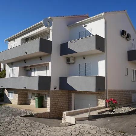 Tonik Diklo, Seaside In 公寓 *